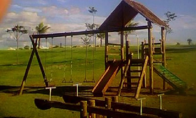 Foto 1 - Playground de madeira tratada